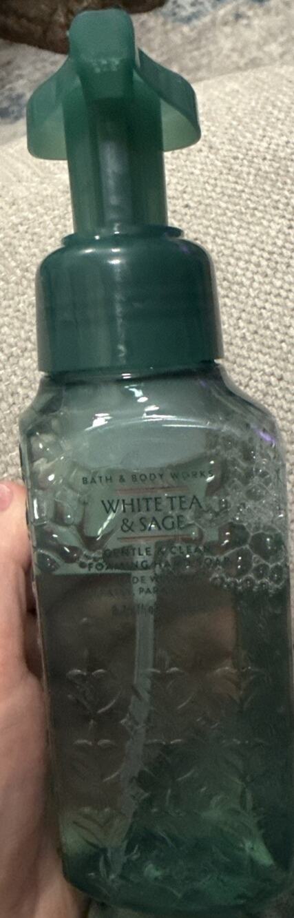 Bath & Body Works White Tea & Sage GENTLE FOAMING HAND SOAP 8.75 FL OZ /259mL